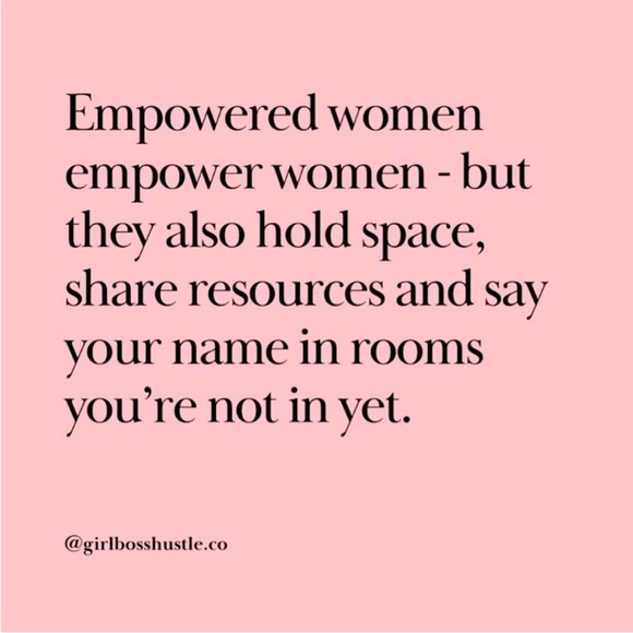 🚨I AM LIVE NOW! Like this listing to be notified when I’m LIVE! - Picture 6 of 13